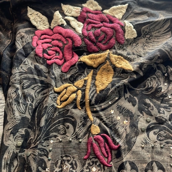 Bejeweled long sleeve tee - Picture 7 of 7